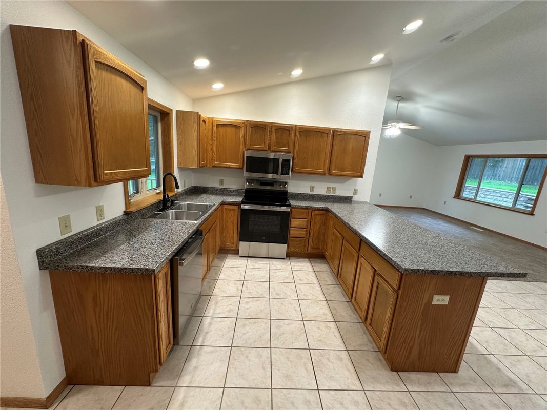 2610 Mont Claire Road, Eau Claire WI 54703 - Residential house for sale - MLS #1605294 - image3