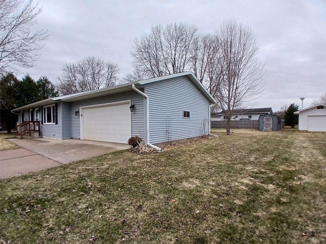 928 Yorkshire Avenue, Rice Lake, WI — photo 3