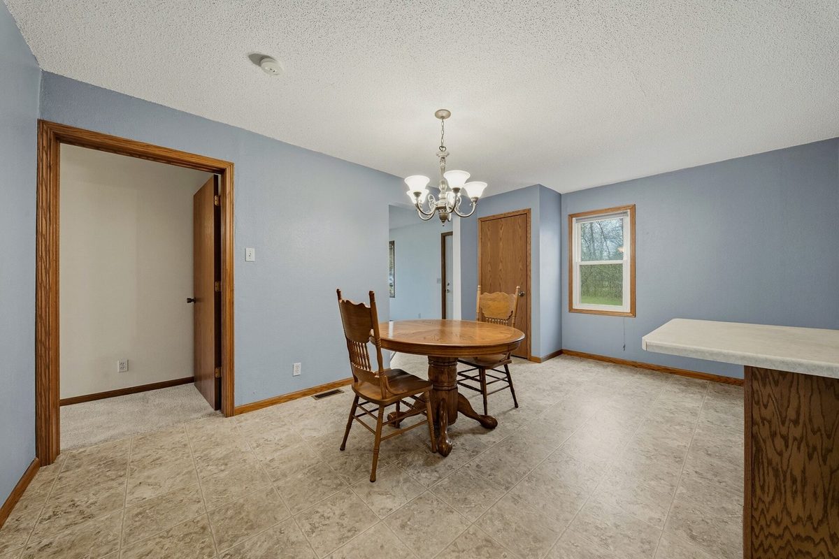 1213 Ervin Road, Eau Claire, WI — photo 15