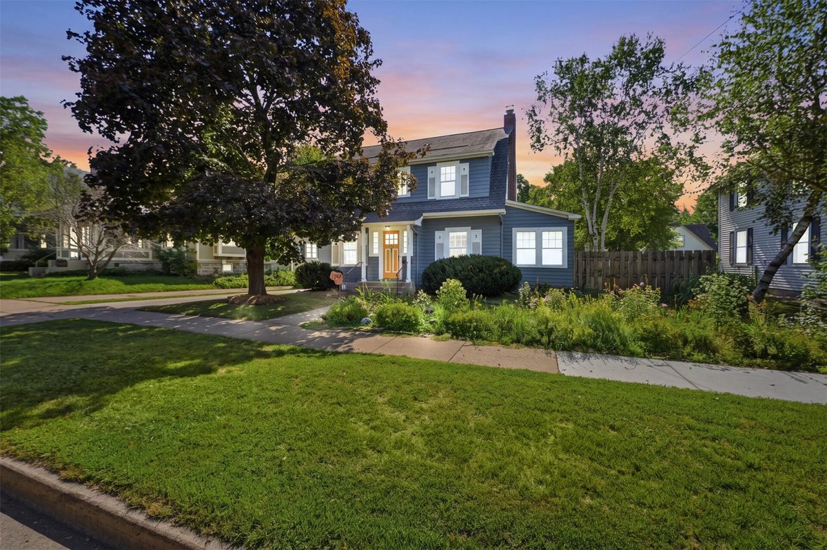 411 Jefferson Street, Eau Claire WI 54701 - Residential house for sale - MLS #1604679 - image2