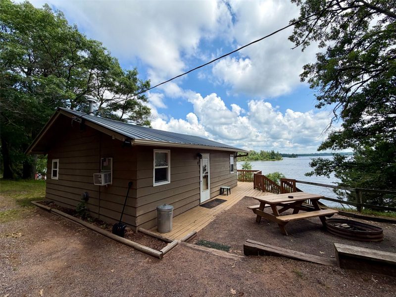 6833 View Point Lodge Road 
