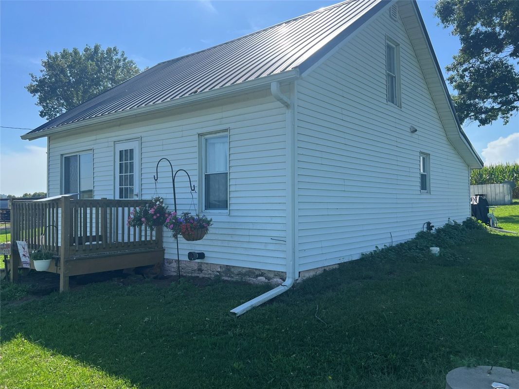 14207 Holmes Road, Hixton WI 54635 - Farm house for sale - MLS #1604847 - image10