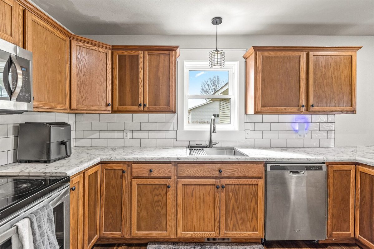 Residential at 2100 26th Avenue, Bloomer, WI 54724 — photo 9