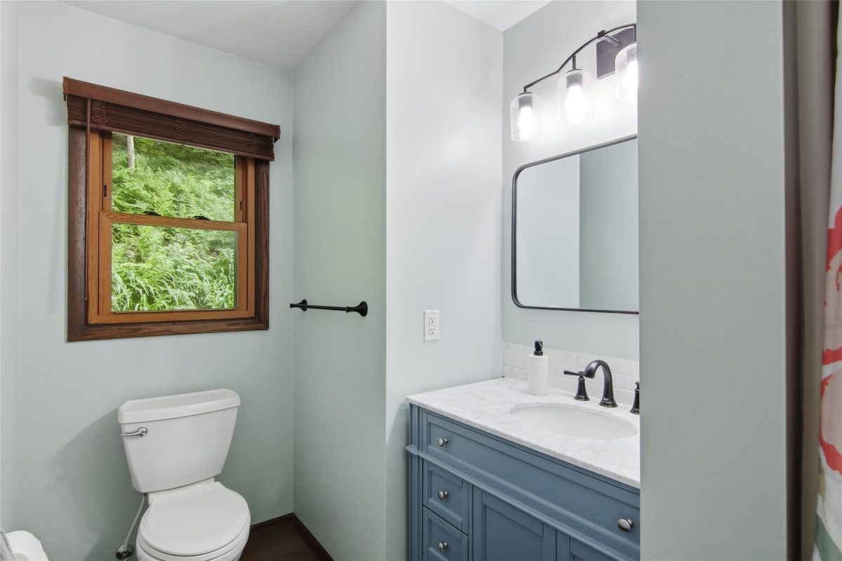E865 Woodridge Drive, Eau Claire, WI