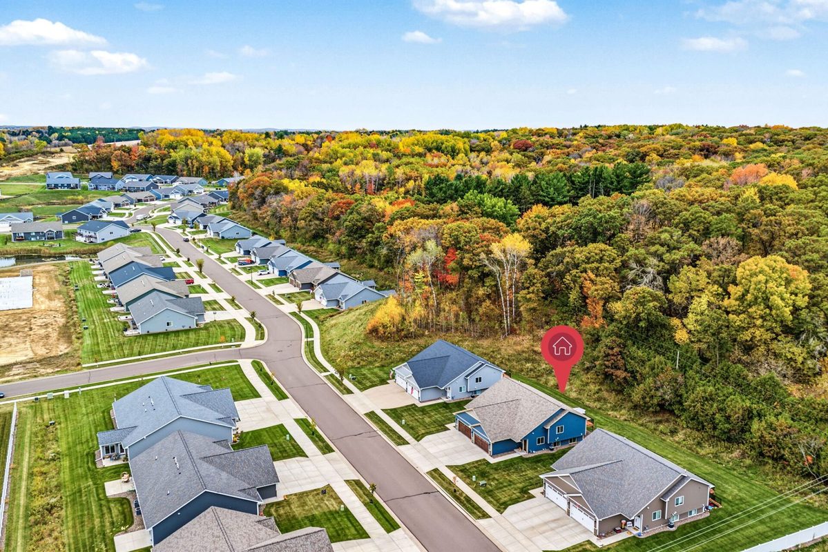 4878 Field Crest Lane, Eau Claire WI 54701 - Residential house for sale - MLS #1605976 - image2