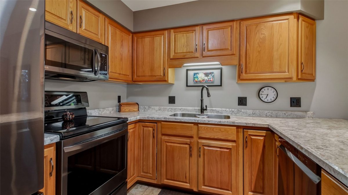 1107 Knollwood Trail, Altoona WI 54720 - Residential house for sale - MLS #1604848 - image8