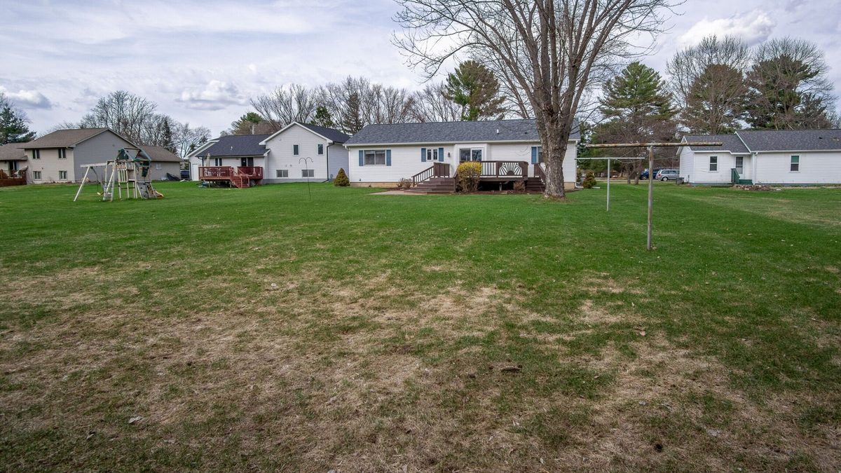 5211 Hamilton Avenue Eau Claire WI 54701 — photo 6