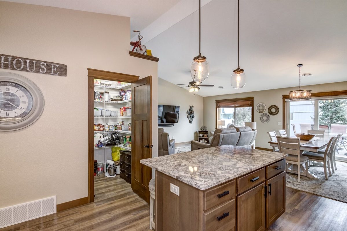 5609 Green Park Drive, Eau Claire, WI — photo 3