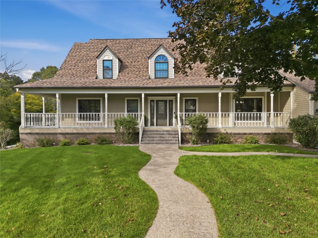 3920 Woodcrest Court, Eau Claire WI 54701 - Residential house for sale - MLS #1605371 - image2
