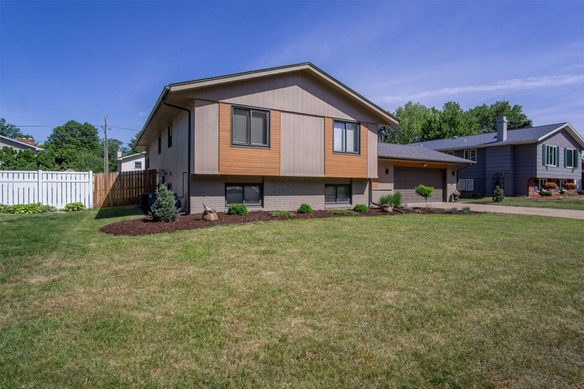 1212 Webster Avenue, Eau Claire WI 54701 - Residential house for sale - MLS #1601752 - image1