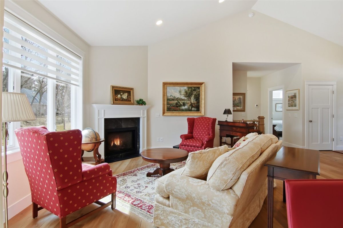 3729 Crest Ridge Court, Eau Claire, WI