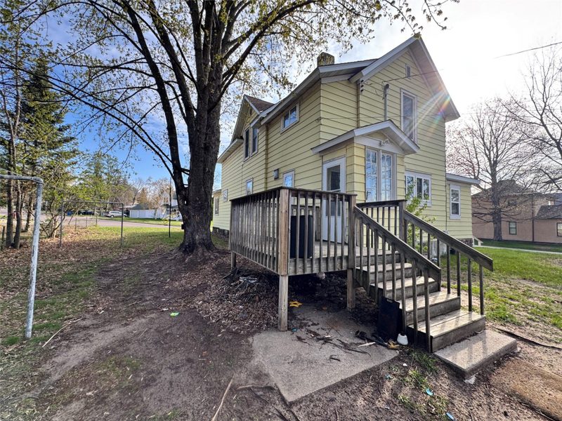 401 Elm Street