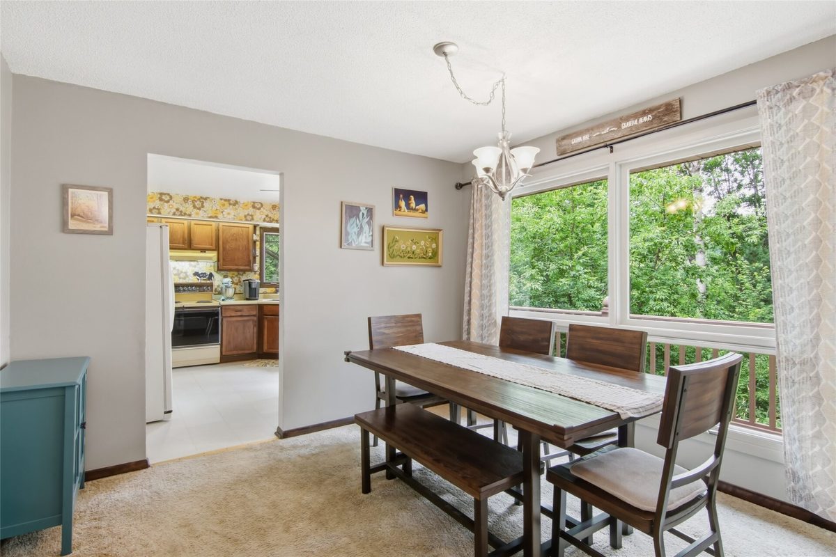 E865 Woodridge Drive, Eau Claire, WI