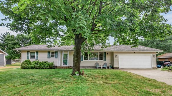 1204 River Heights Road, Menomonie WI 54751 - Residential house for sale - MLS #1602275 - image1