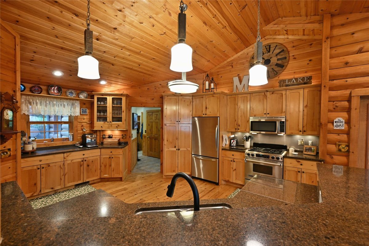 2520 28 1/8 Street, Birchwood, WI