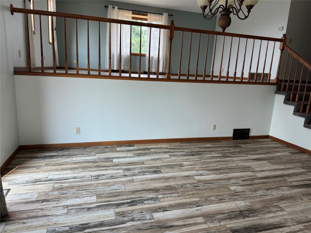 4002 Oak Knoll Drive, Eau Claire WI 54701 - Residential house for sale - MLS #1604569 - image9