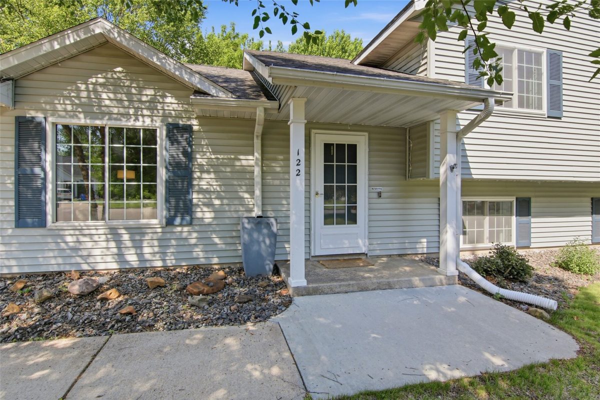 122 Eagle Ridge Court, Eau Claire WI 54703 - Residential house for sale - MLS #1603835 - image2