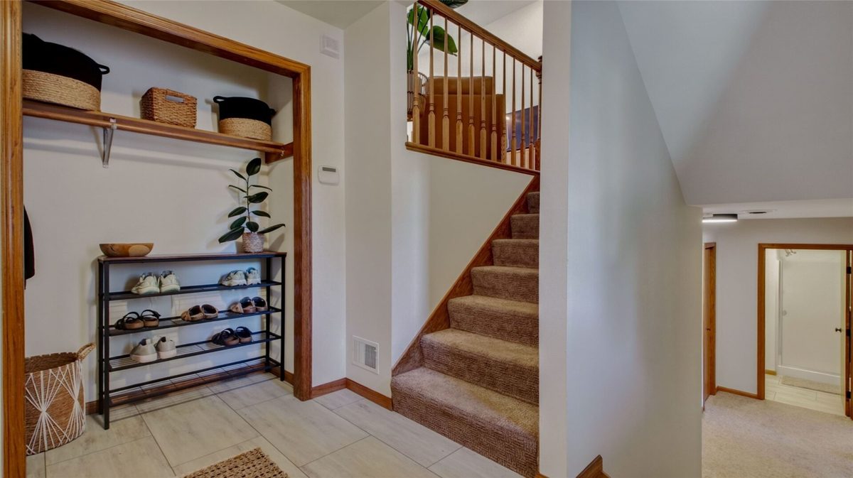 3309 Pointe Court, Eau Claire WI 54701 - Residential house for sale - MLS #1605029 - image2