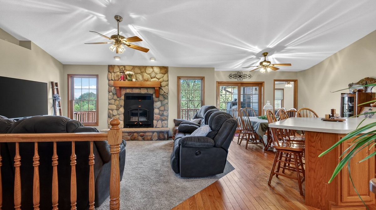 2815 Dairyland Road SE, Menomonie, WI