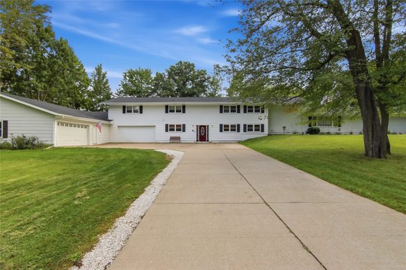 11967 15th Ave, Chippewa Falls WI 54729 - Residential house for sale - MLS #1604660 - image1