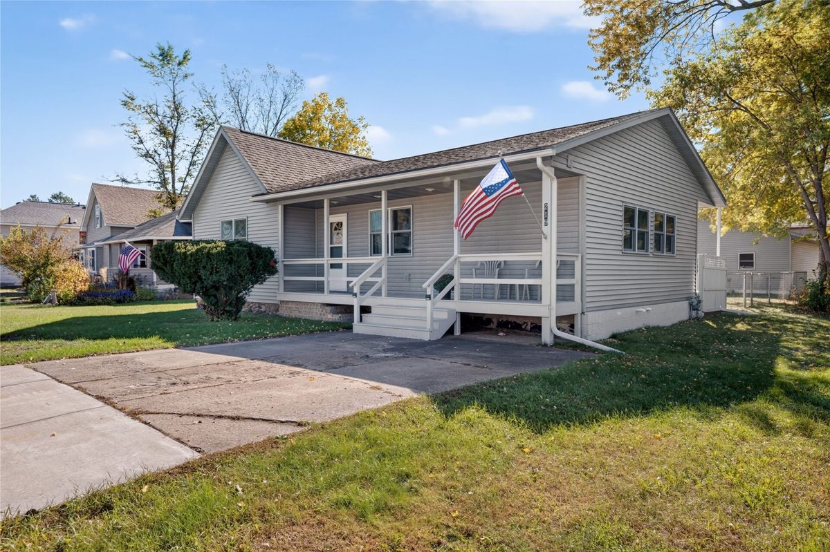 219 Spruce Street, Spooner WI 54801 - Residential house for sale - MLS #1605789 - image2