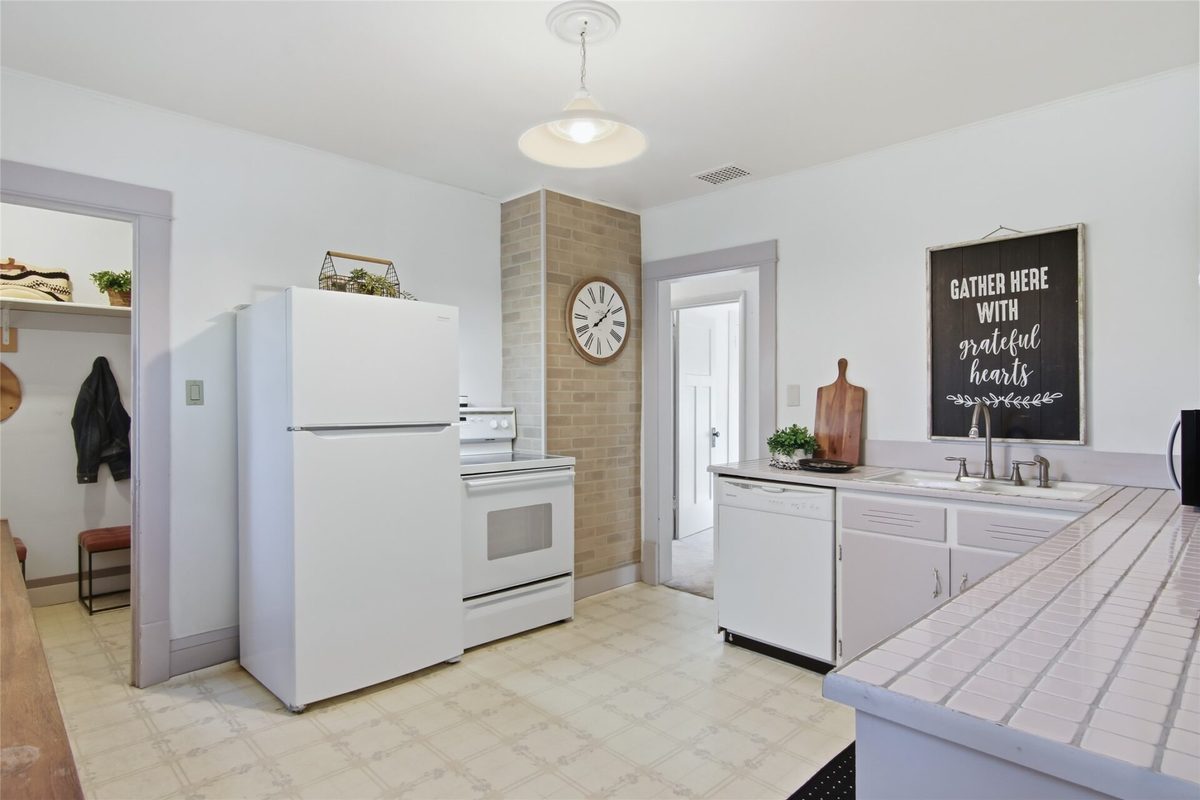 1200 Main Street, Eau Claire WI 54701 - Residential house for sale - MLS #1605933 - image5