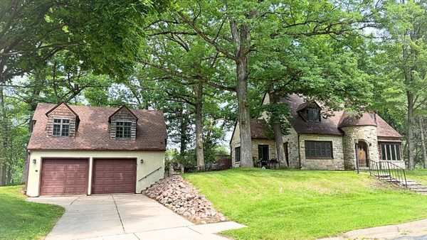 910 Oakwood Boulevard Menomonie WI 54751