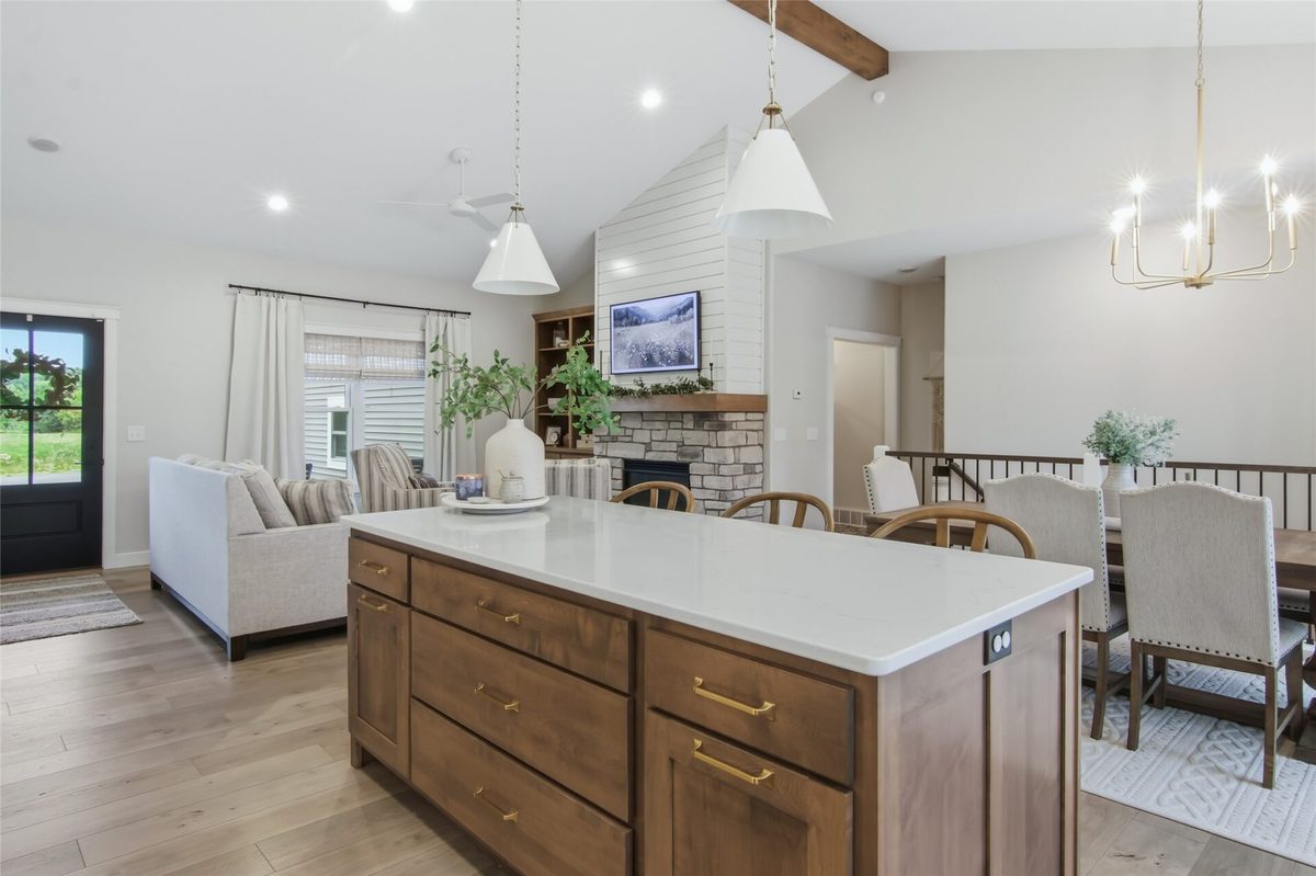 8777 Cottonwood Circle, Eau Claire WI 54701 - Residential house for sale - MLS #1602741 - image9