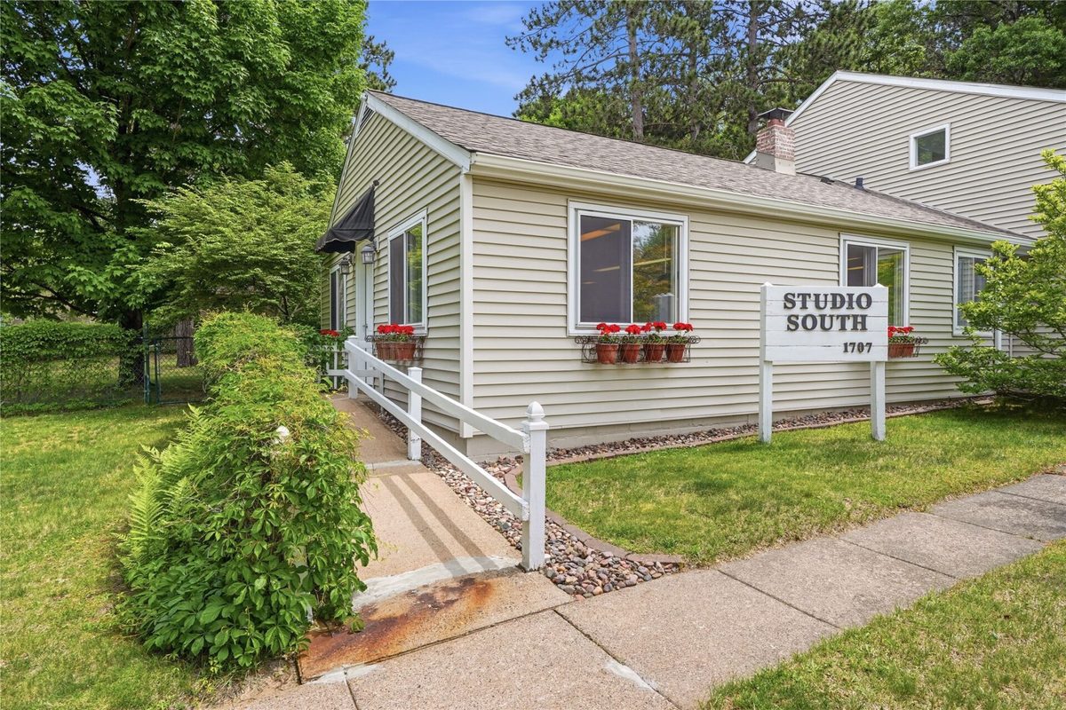 1707 South Street, Eau Claire WI 54701 - CommercialSale house for sale - MLS #1601976 - image2