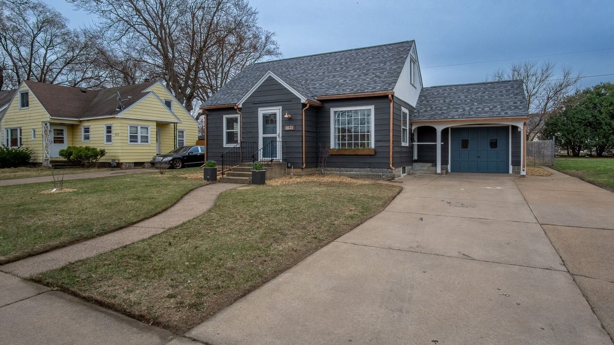 1621 Highland Avenue Eau Claire WI 54701 — photo 8