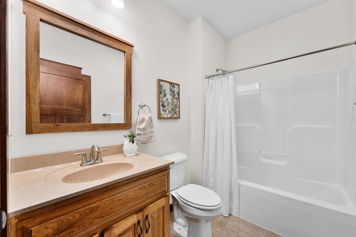 1904 Deblene Lane, Eau Claire WI 54703 - Residential house for sale - MLS #1606176 - image11