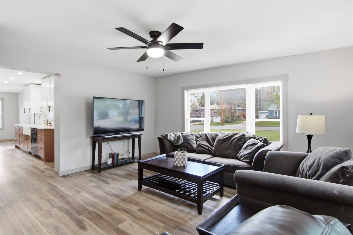 2210 Vine Street, Eau Claire WI 54703 - Residential house for sale - MLS #1600958 - image4
