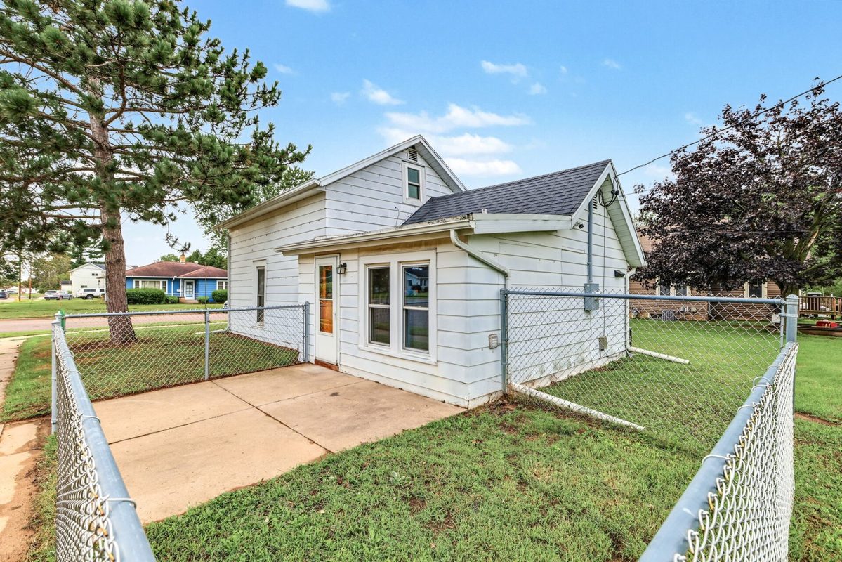 1134 Water St, Chippewa Falls WI 54729 - Residential house for sale - MLS #1604958 - image2
