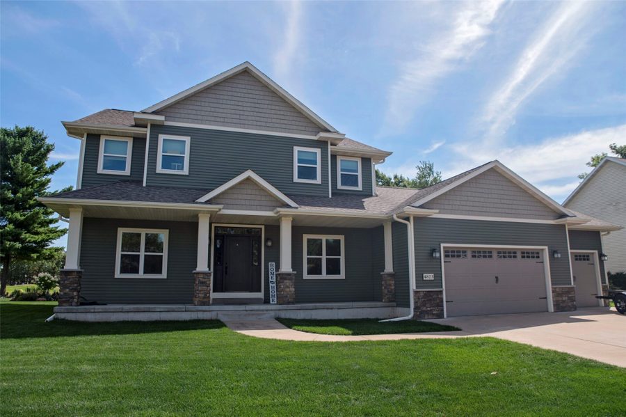 4823 Club House Lane 