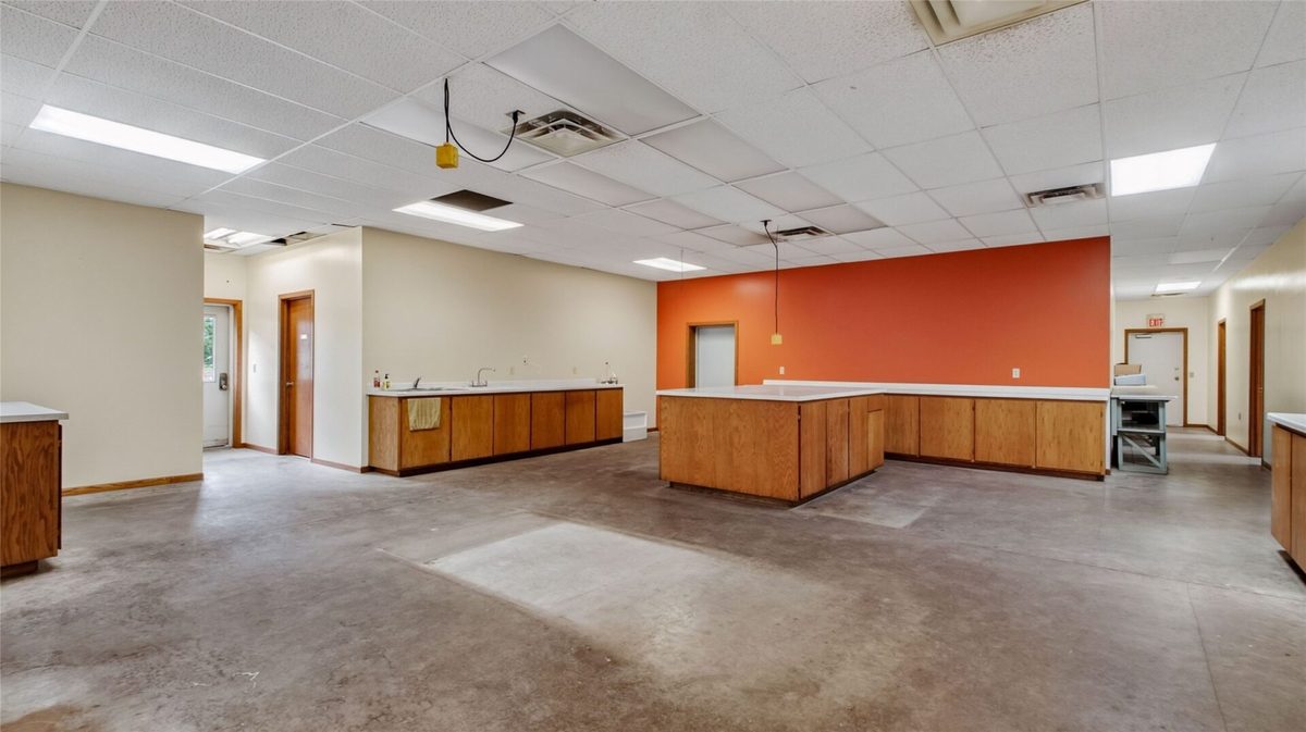 1210 Mansfield Street, Chippewa Falls WI 54729 - CommercialSale house for sale - MLS #1604227 - image5