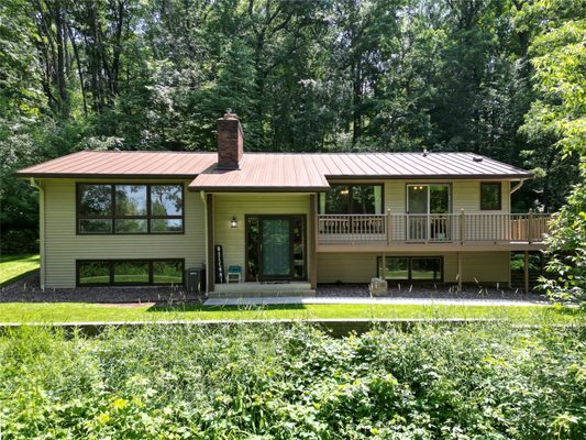 E865 Woodridge Drive Eau Claire WI 54701