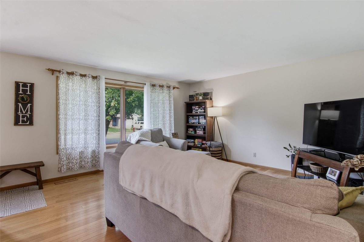 2231 Frank Street, Eau Claire WI 54703 - Residential house for sale - MLS #1602843 - image2
