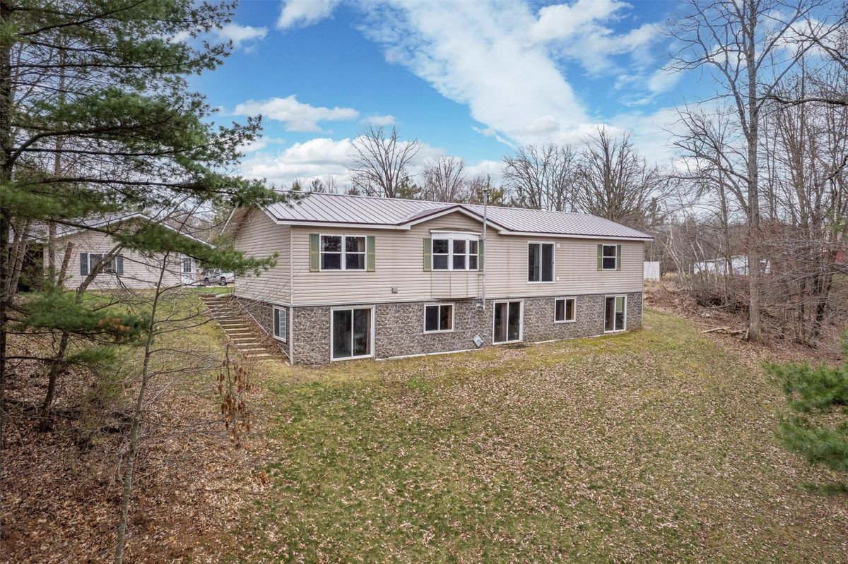 N5353 Thornapple Road, Ladysmith, WI