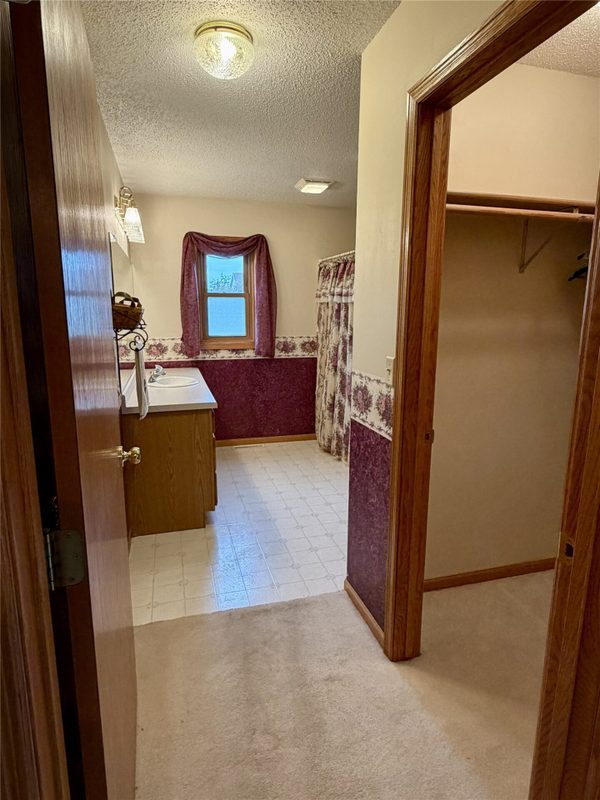 2321 5th Avenue, Bloomer, WI