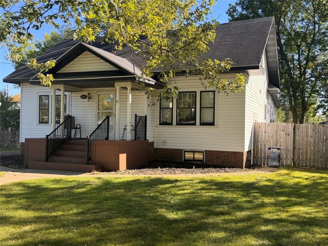 304 Wisconsin Avenue, Cameron WI 54822 - Residential house for sale - MLS #1605428 - image2