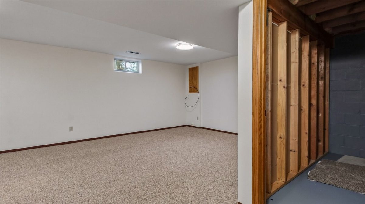 2810 & 2812 Hallie Lane, Eau Claire WI 54703 - ResidentialIncome house for sale - MLS #1605204 - image13