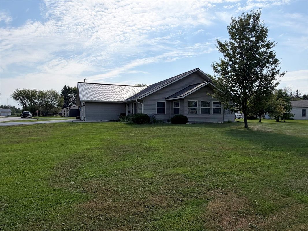 517 3rd St, Withee WI 54498 - ResidentialIncome house for sale - MLS #1604343 - image4