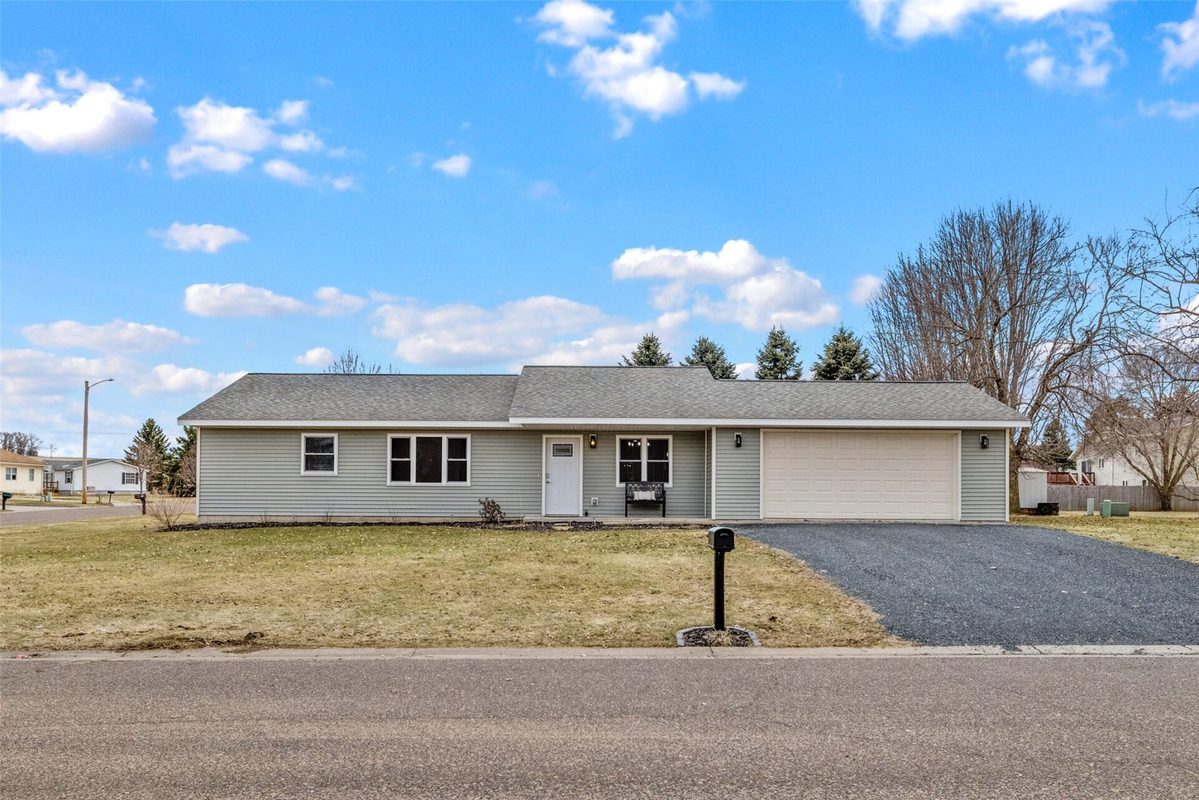 Residential at 2100 26th Avenue, Bloomer, WI 54724 — photo 4