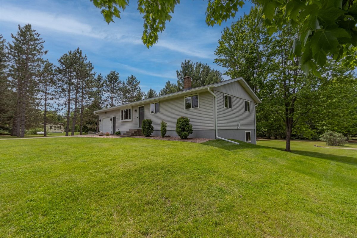S10060 Minnesota Drive, Eleva WI 54738 - Residential house for sale - MLS #1601301 - image2