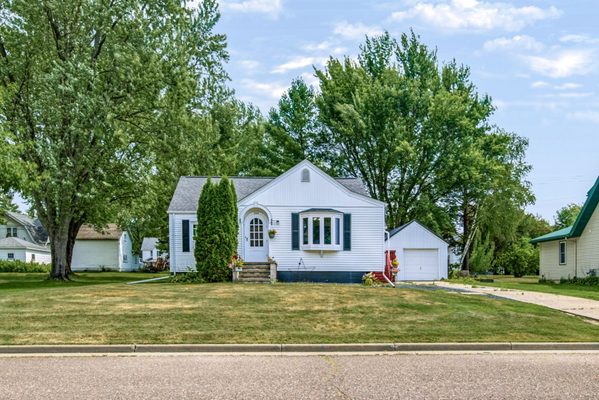 614 Park Avenue Stanley WI 54768