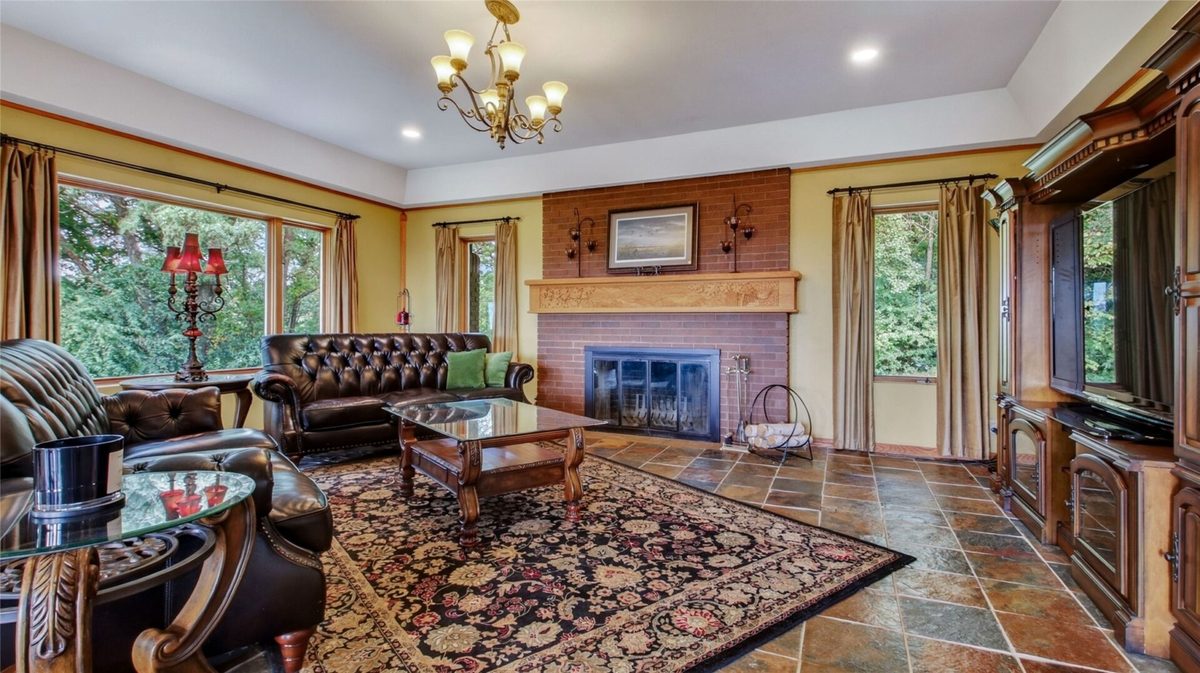 E445 Woodridge Drive, Eau Claire WI 54701 - Residential house for sale - MLS #1605347 - image9