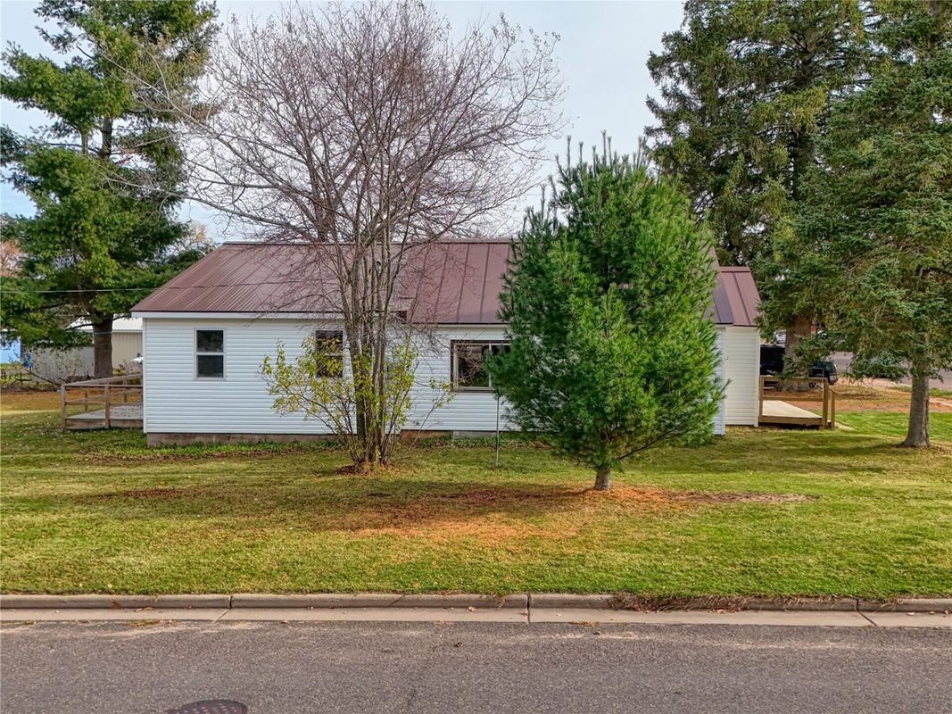 221 2nd Avenue, Shell Lake WI 54871 - Residential house for sale - MLS #1606348 - image3