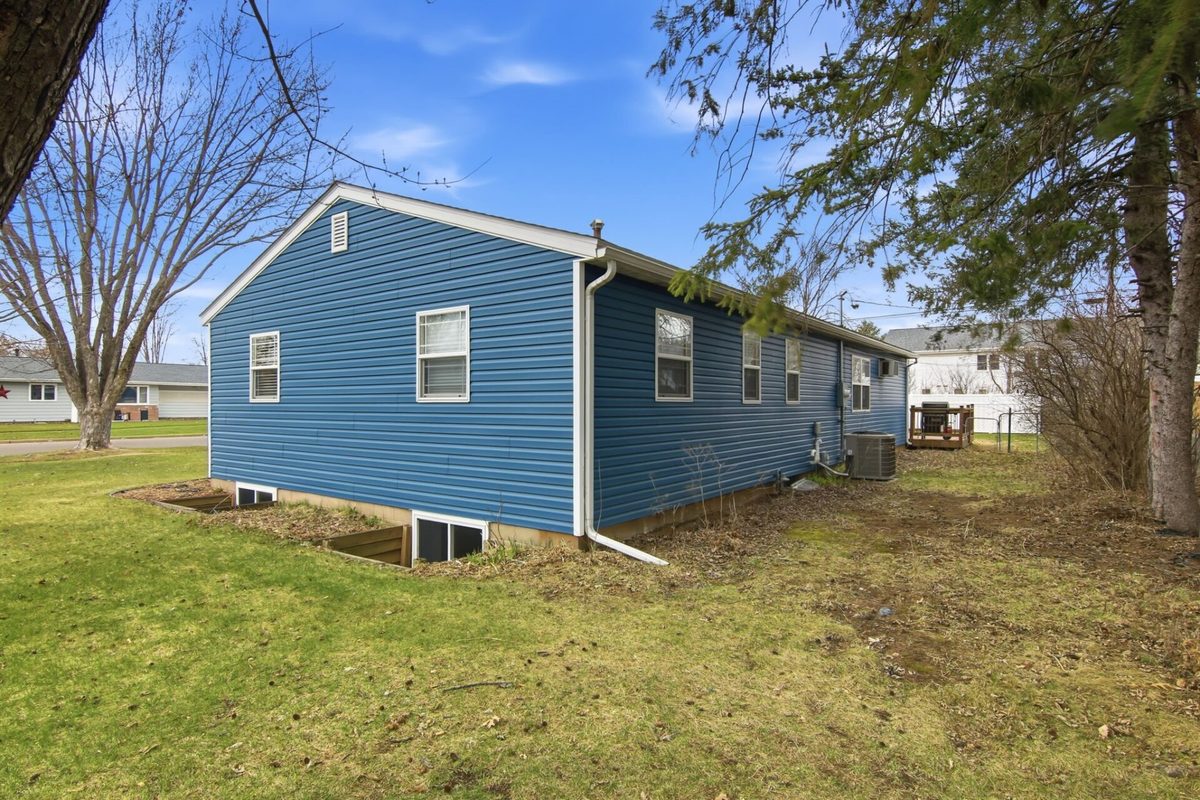 Residential at 211 11th Street, Altoona, WI 54720 — photo 6
