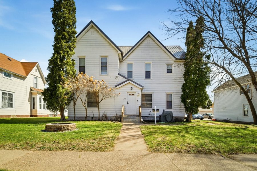 1715 Babcock Street
