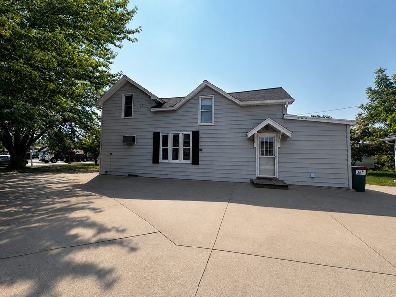 113 W Lincoln Avenue